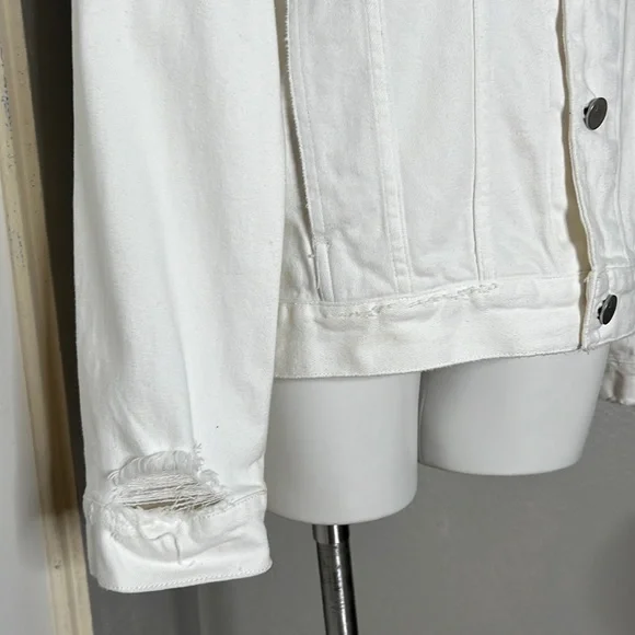 NWT J Brand Men's White Noah Distressed Denim Jacket In Jortis Size M JB002073
